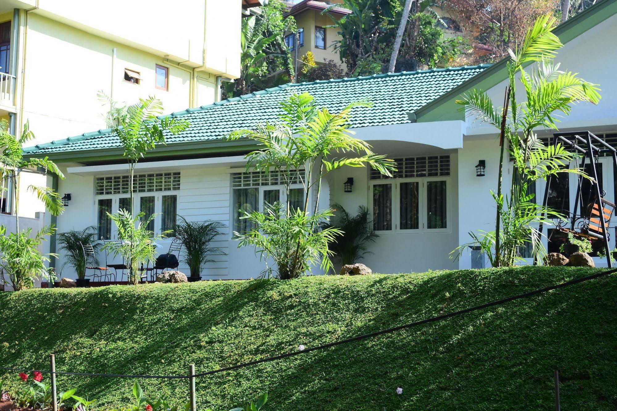 Riverdale Breeze Kandy Extérieur photo